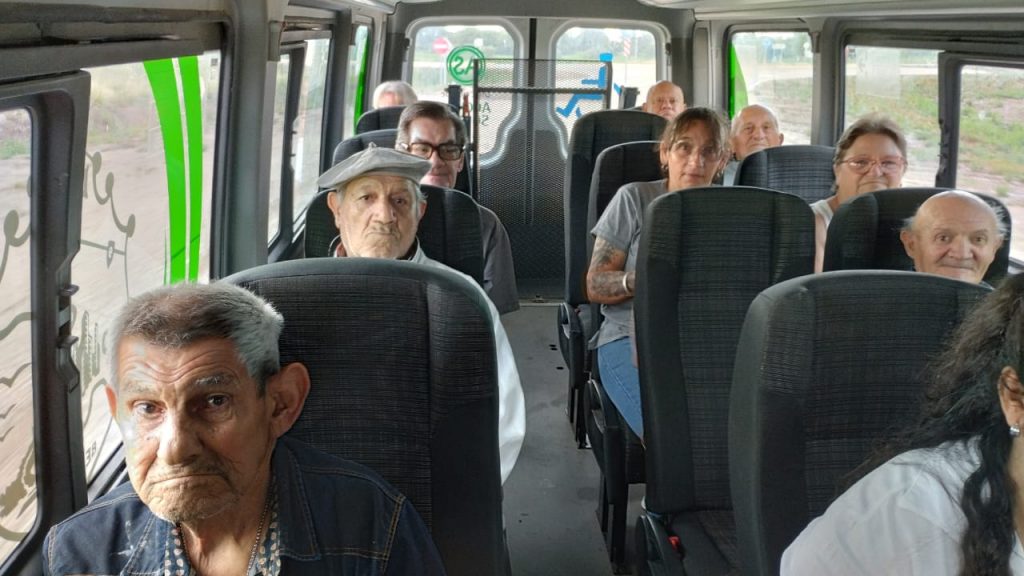 El municipio impulsó un recorrido recreativo y cultural para adultos mayores del Hogar “Renacer a la Vida”