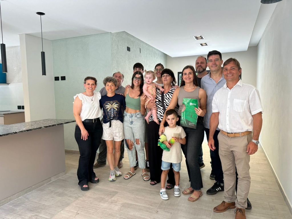 Un nuevo hogar para otra familia bellvillense