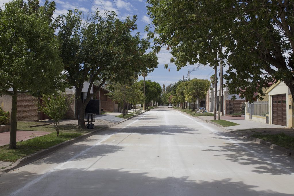 Finalizó el hormigonado de dos cuadras de la calle Intendente Leonelli