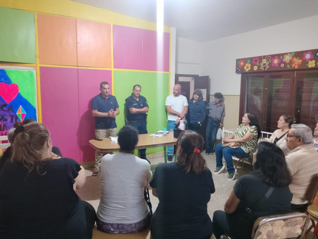 Vecinos del sector Haedo se reunieron con representantes del municipio y de la Policía