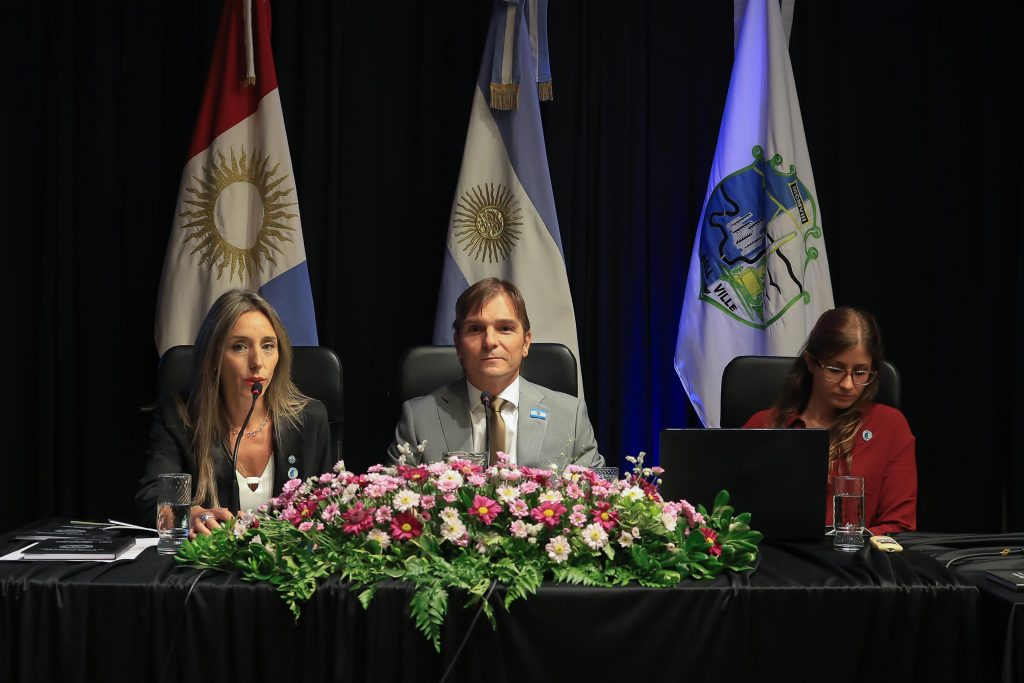 Profundizar el desarrollo y no retroceder, los ejes del discurso del intendente en el Concejo