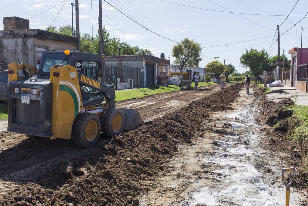 Hay obra de cordón cuneta en marcha en el Pasaje República del Salvador