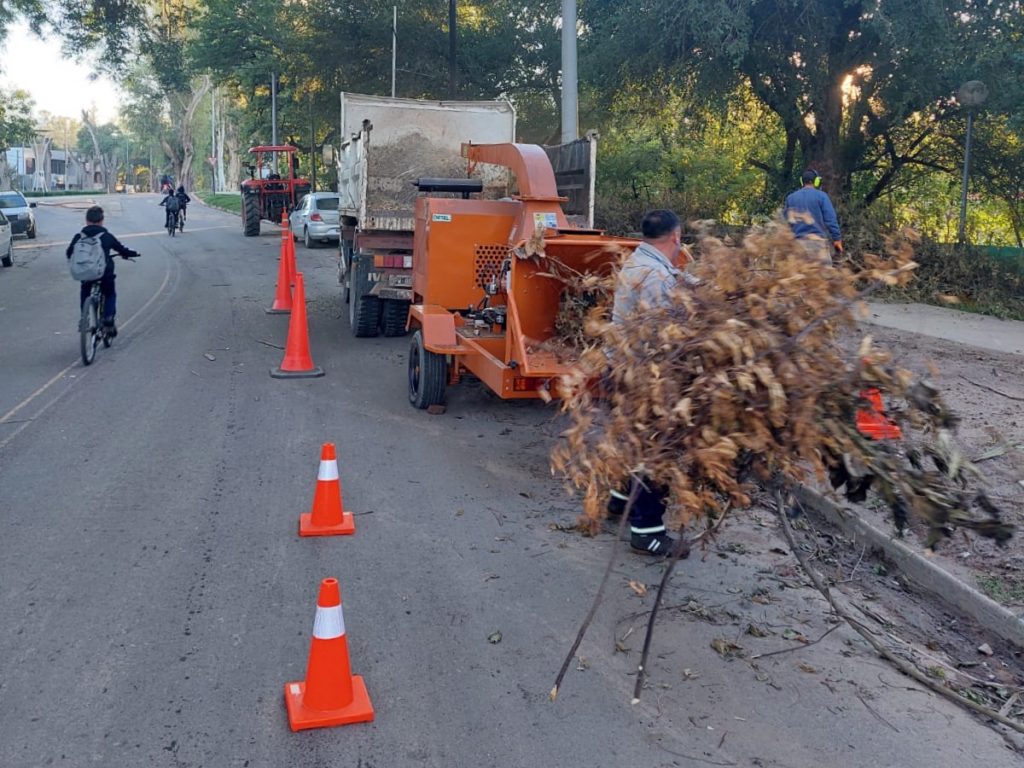 Personal municipal sigue trabajando para remediar los daños que causó el último temporal
