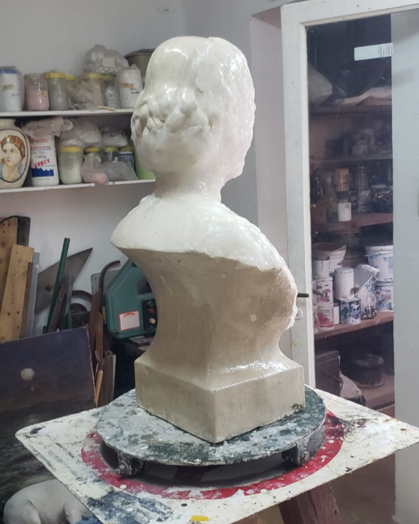 La Dirección de Cultura enmendó daños por vandalismo al monumento de Eva Perón