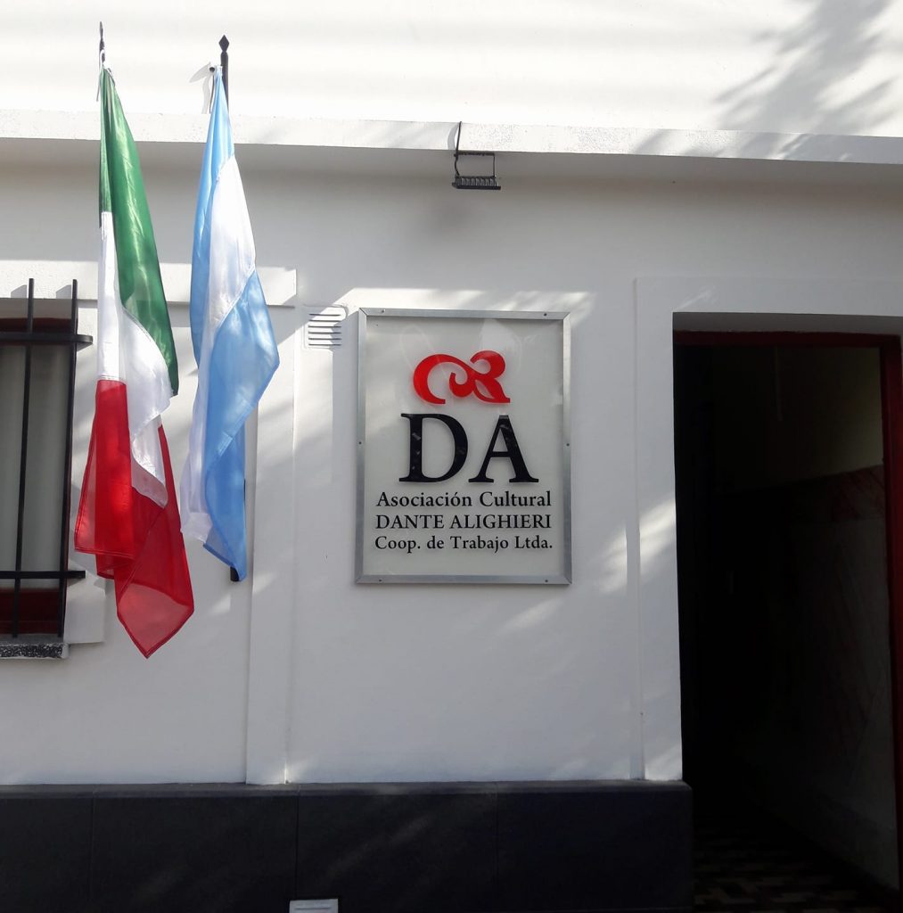 La Municipalidad y la Dante Alighieri sortearán 15 becas para aprender italiano