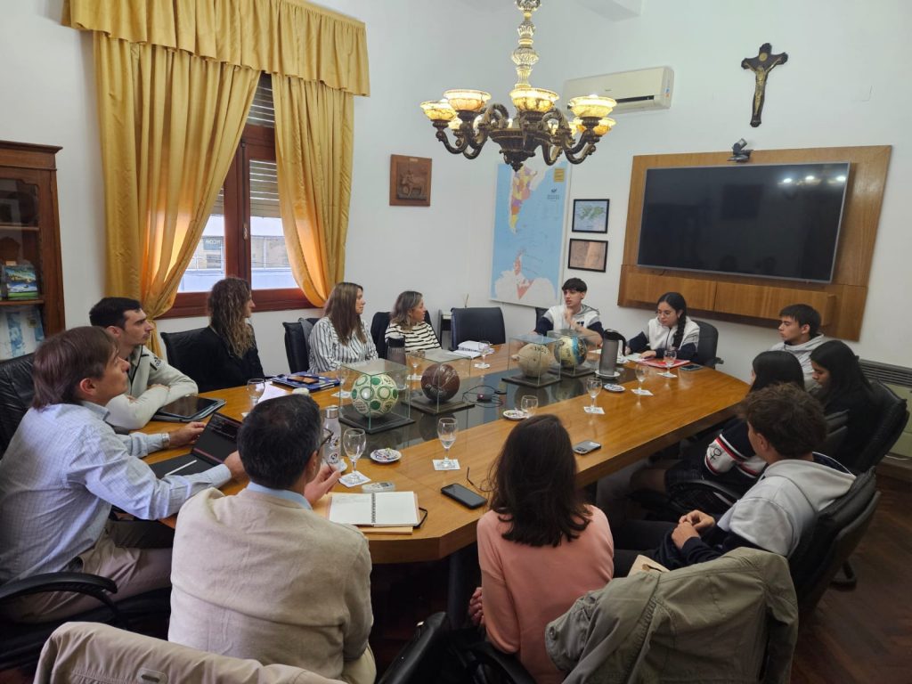 En la previa de las elecciones de UBES, el intendente y su equipo recibieron a las dos listas