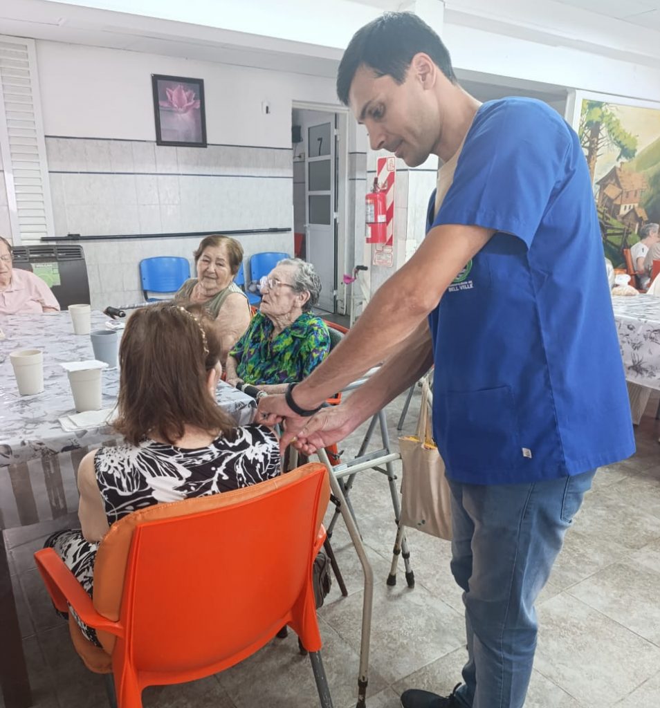 Más de 300 vecinos recibieron vacunas antigripales en terreno