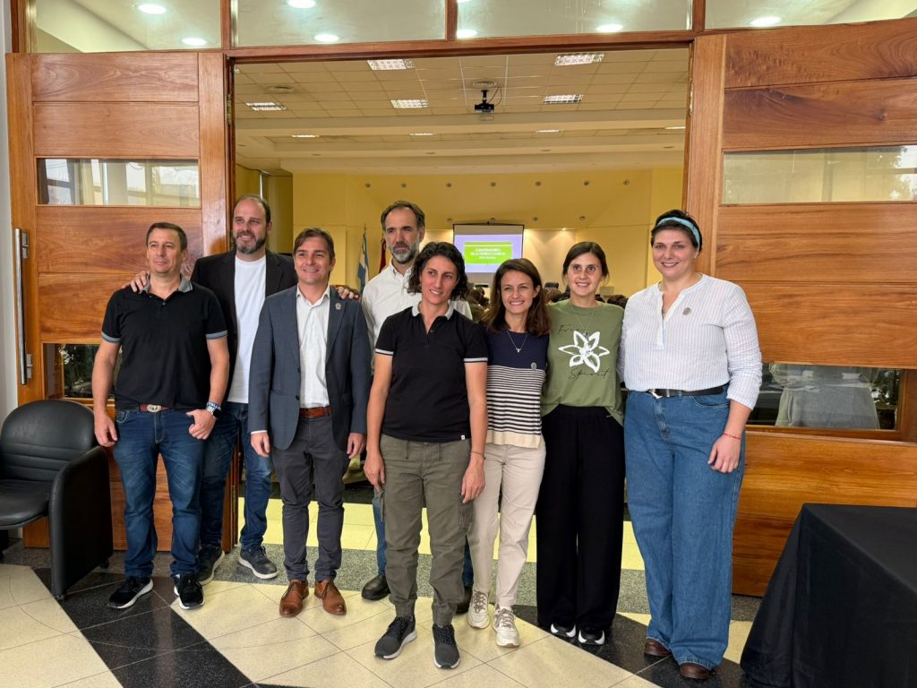 En el mes de la Tierra, vecinos se capacitaron en ganadería regenerativa, huerta y suelo