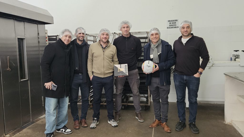 Bell Ville, cuna de emprendedores: el intendente visitó la fábrica de alfajores 7cincuenta