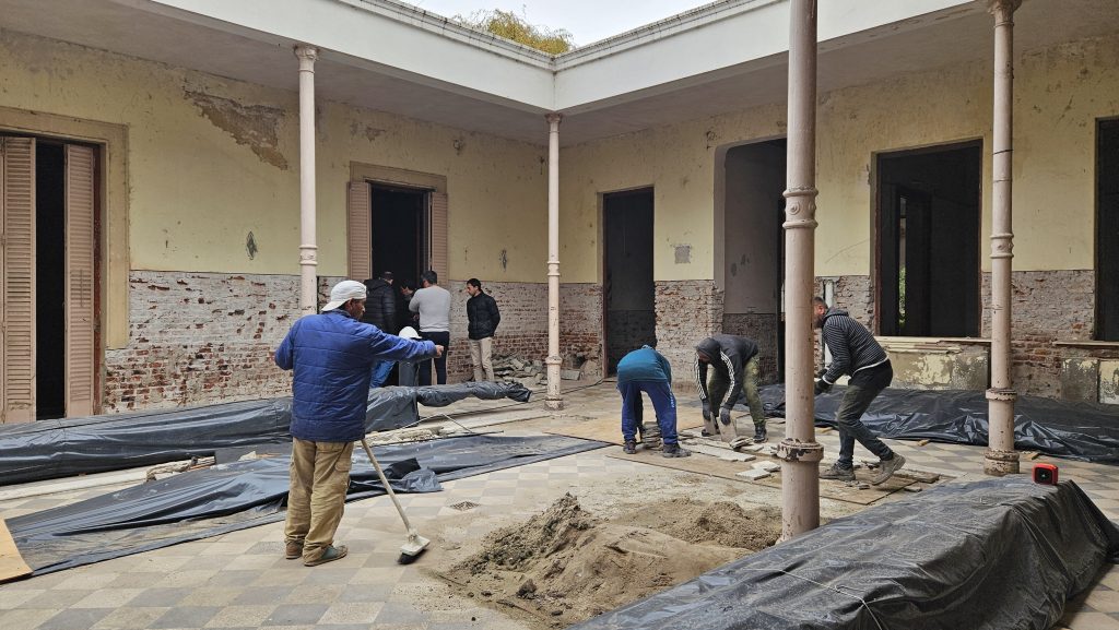 Supervisada por especialistas, progresa la restauración de la Casa de la Cultura