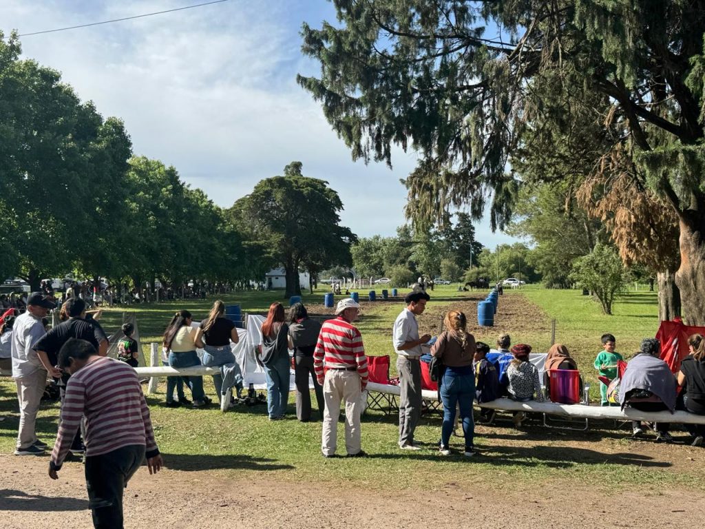 Con música y danza, llega la jornada de campo en la ex ENA