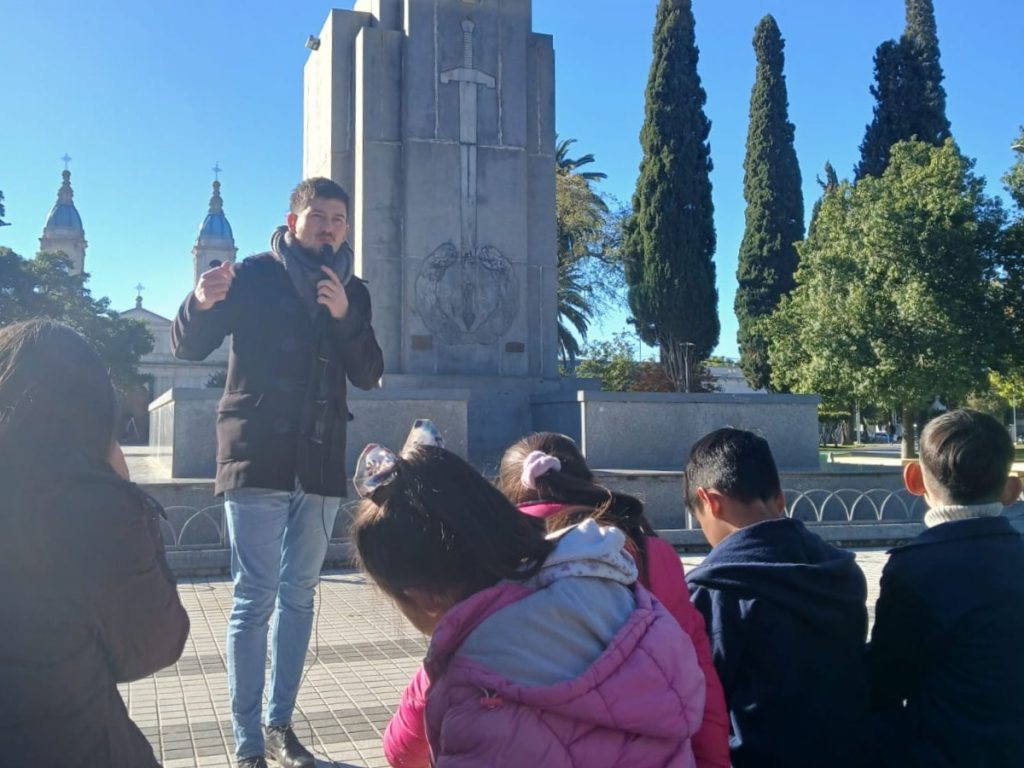 Rumbo a los 350 años, siguen las visitas guiadas para difundir la historia de la ciudad