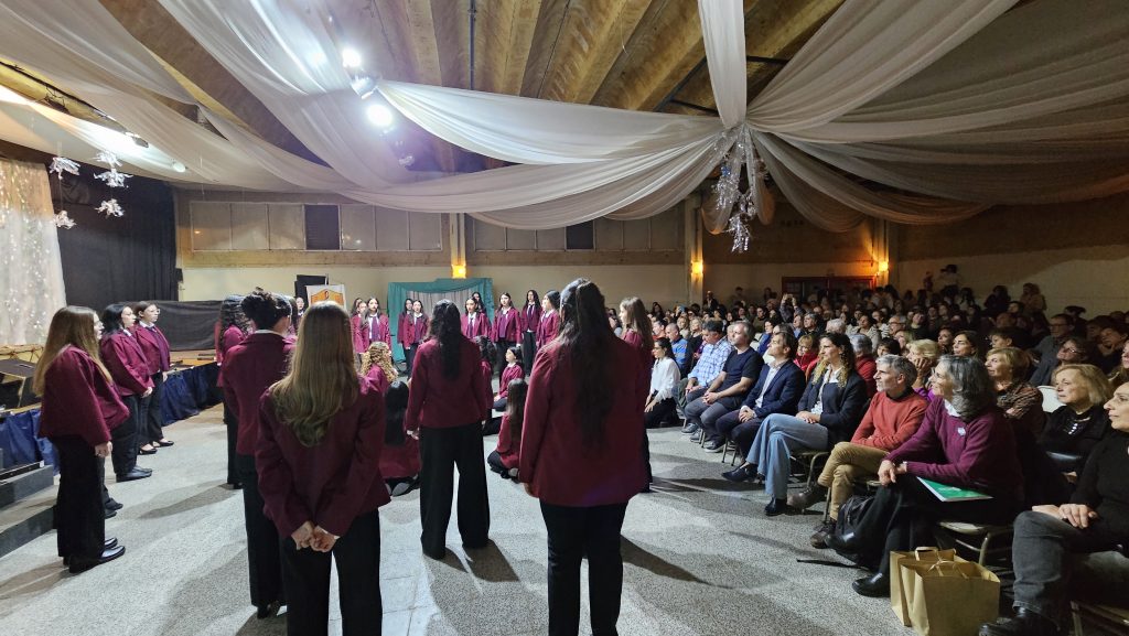 El coro femenino del Zipoli deslumbró al público que se reunió en el conservatorio