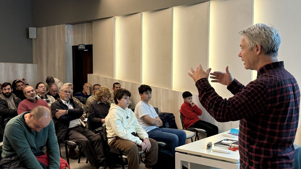 El curso de lutería en la Fupeu reunió a más de 50 alumnos de la ciudad y la región