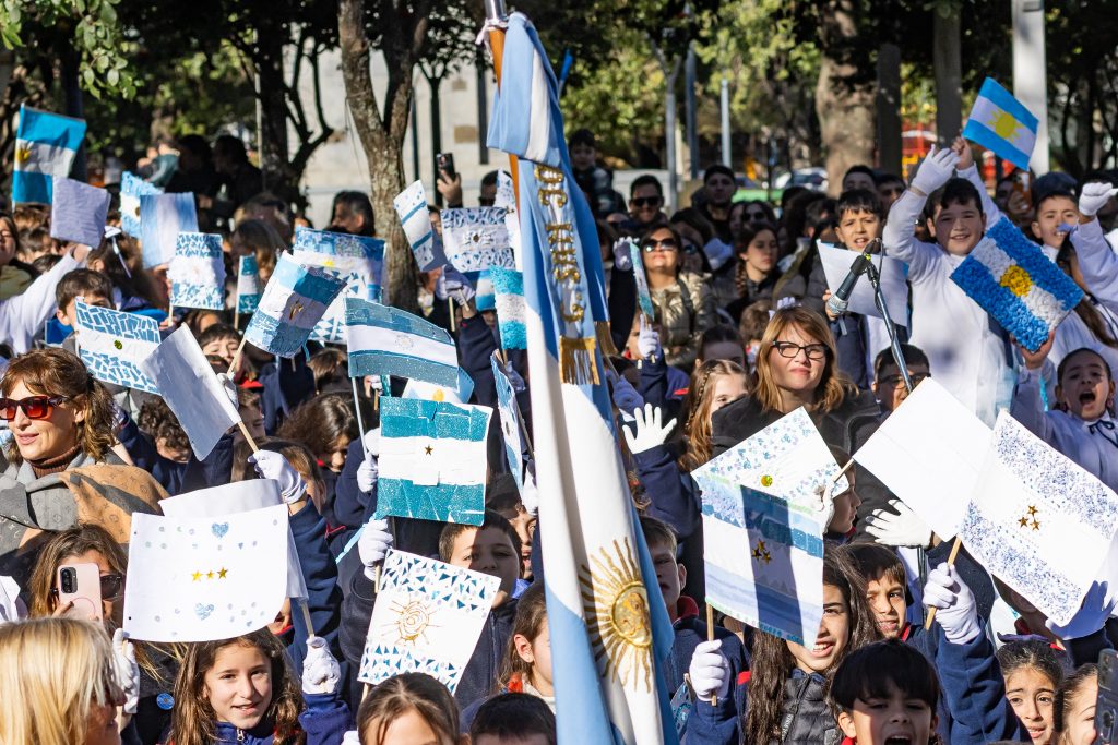 Promesa a la bandera: los alumnos de 4º grado homenajearon a Belgrano