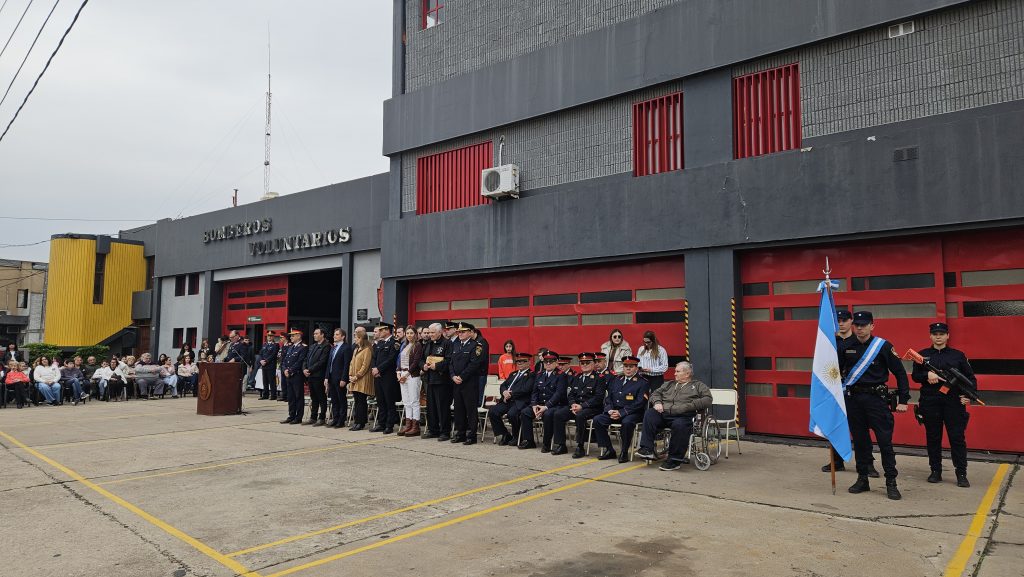 El municipio acompañó a los Bomberos Voluntarios de Bell Ville en la celebración por su día