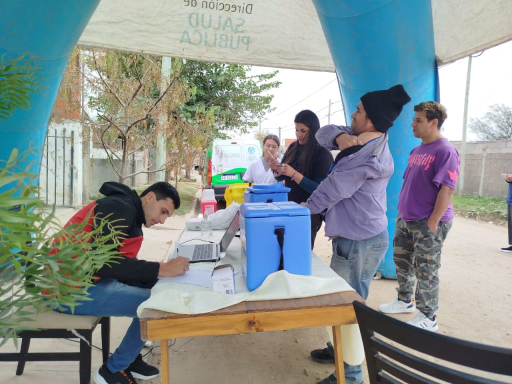 Salud Pública aplicó más de 60 dosis de vacunas contra la fiebre hemorrágica en terreno