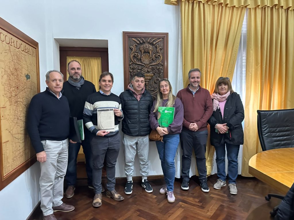 El municipio colaborará para que el River complete sus veredas y la ciudad sumará una mejora urbana