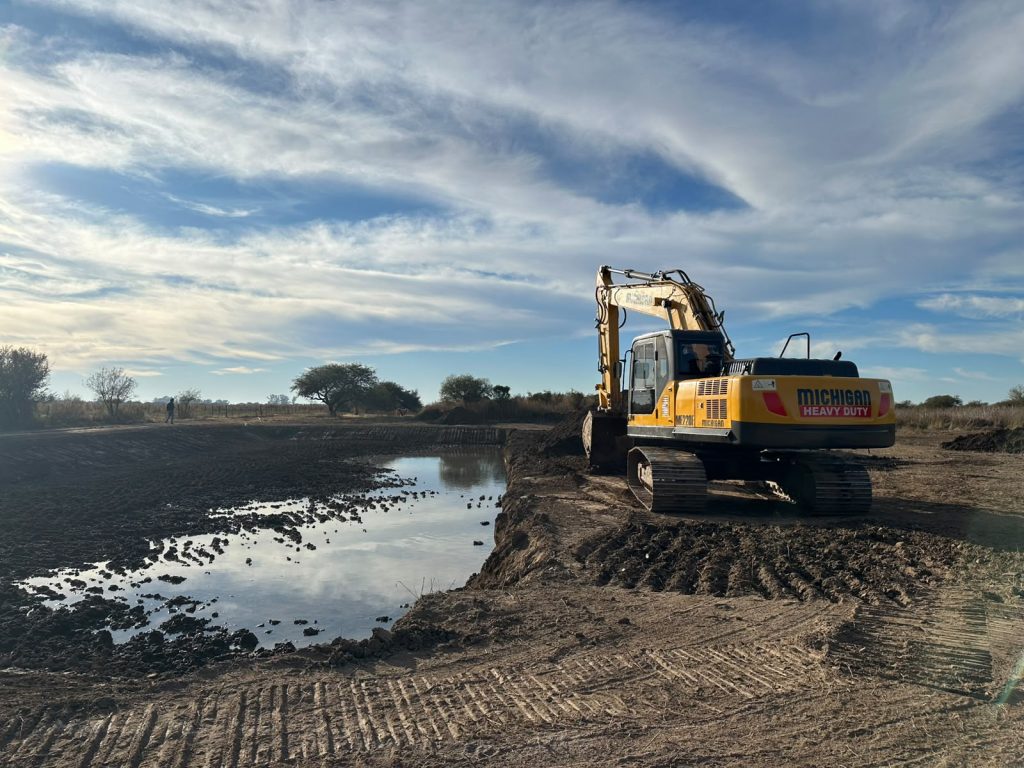 Zonas sur y sureste: con recursos 100 % municipales, avanza una obra de drenaje clave.