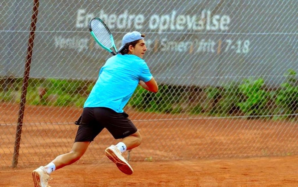 El joven tenista Bazán pasó con éxito por Europa y afianzó su carrera