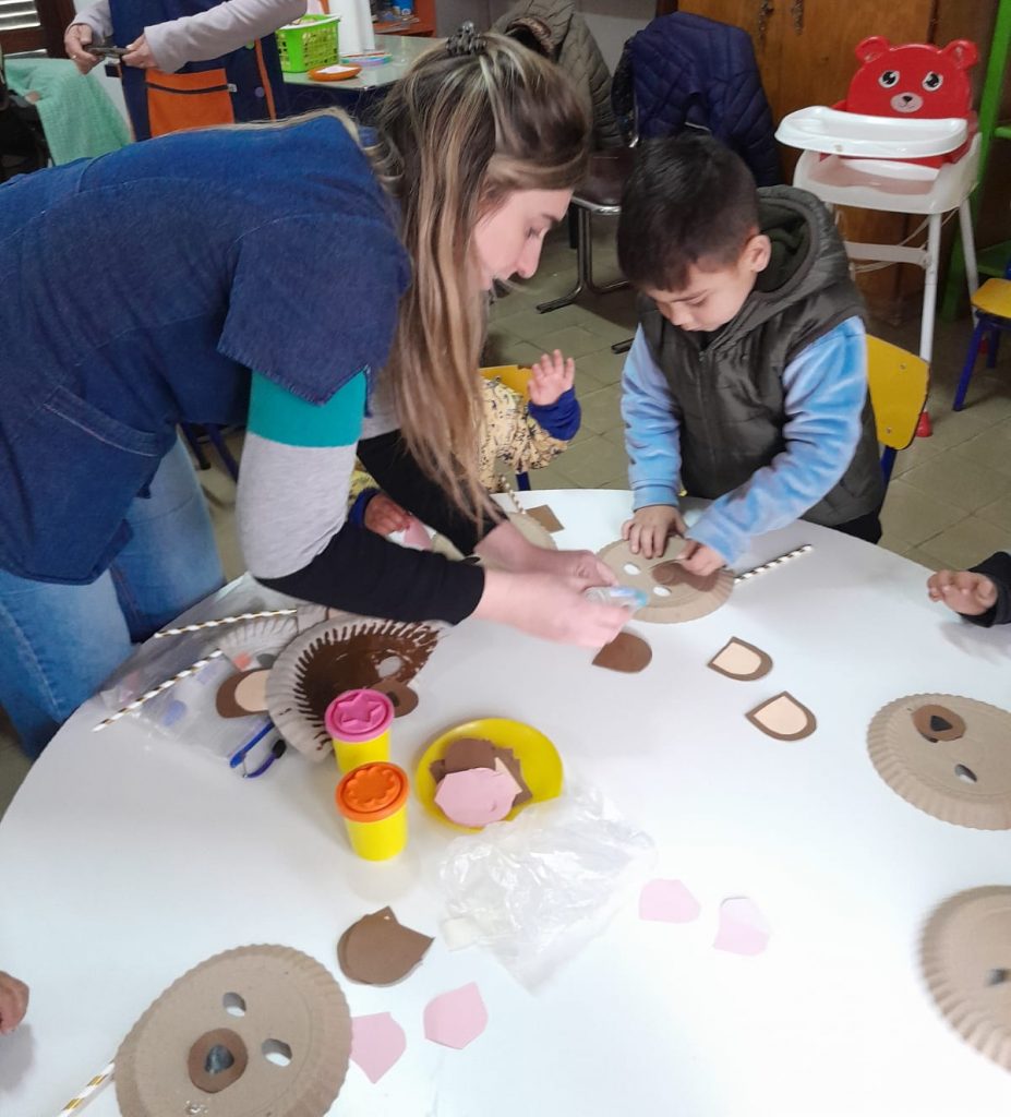 Formación temprana: la escuela Montessori colaboró con la Casa del Niño