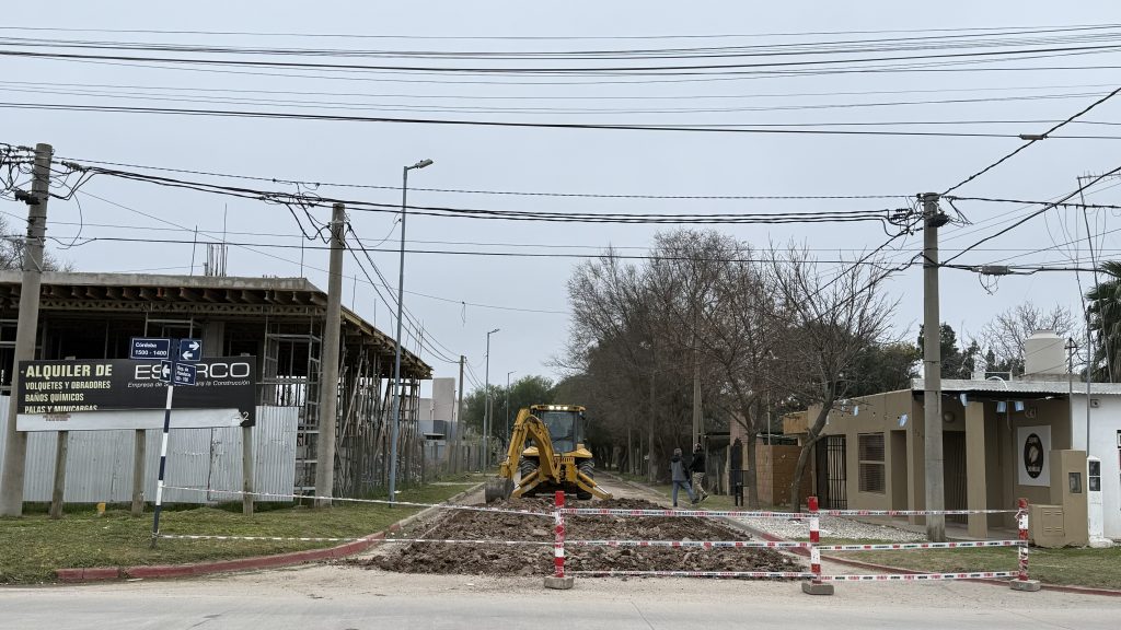 Pavimentan la calle Honduras y el Pasaje Tossolini mediante concertación ciudadana privada con control público