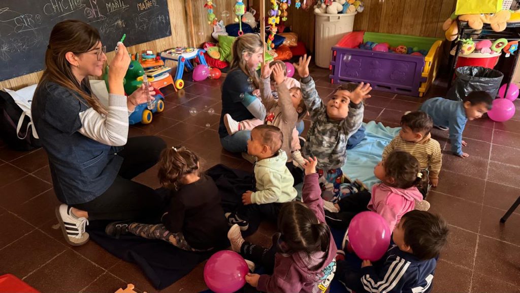La escuela Montesori colaboró con la guardería Vigil en actividades de formación temprana