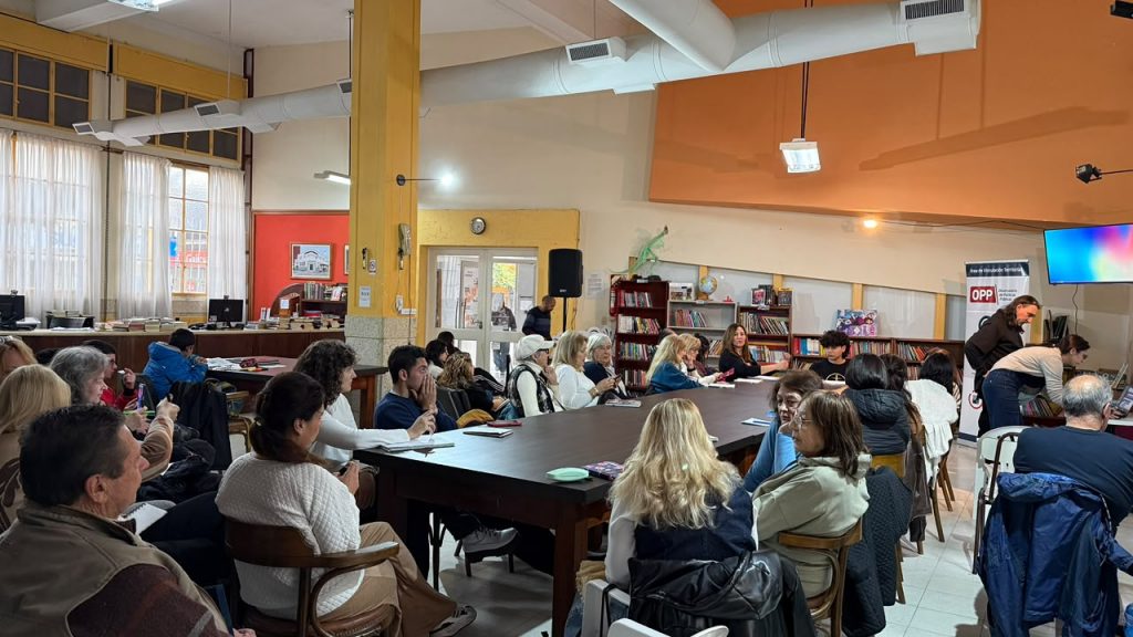 El ciclo de educación financiera comenzó con alta convocatoria y se traslada a la Fupeu