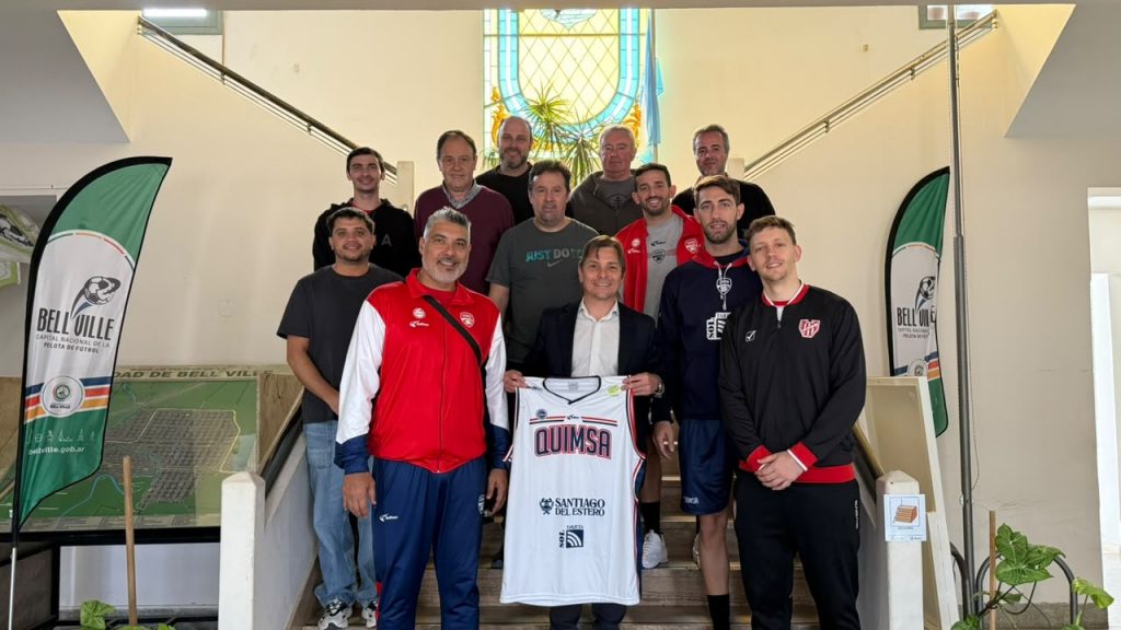 El intendente recibió a basquetbolistas de Quimsa e Instituto en la antesala de más amistosos de primer nivel
