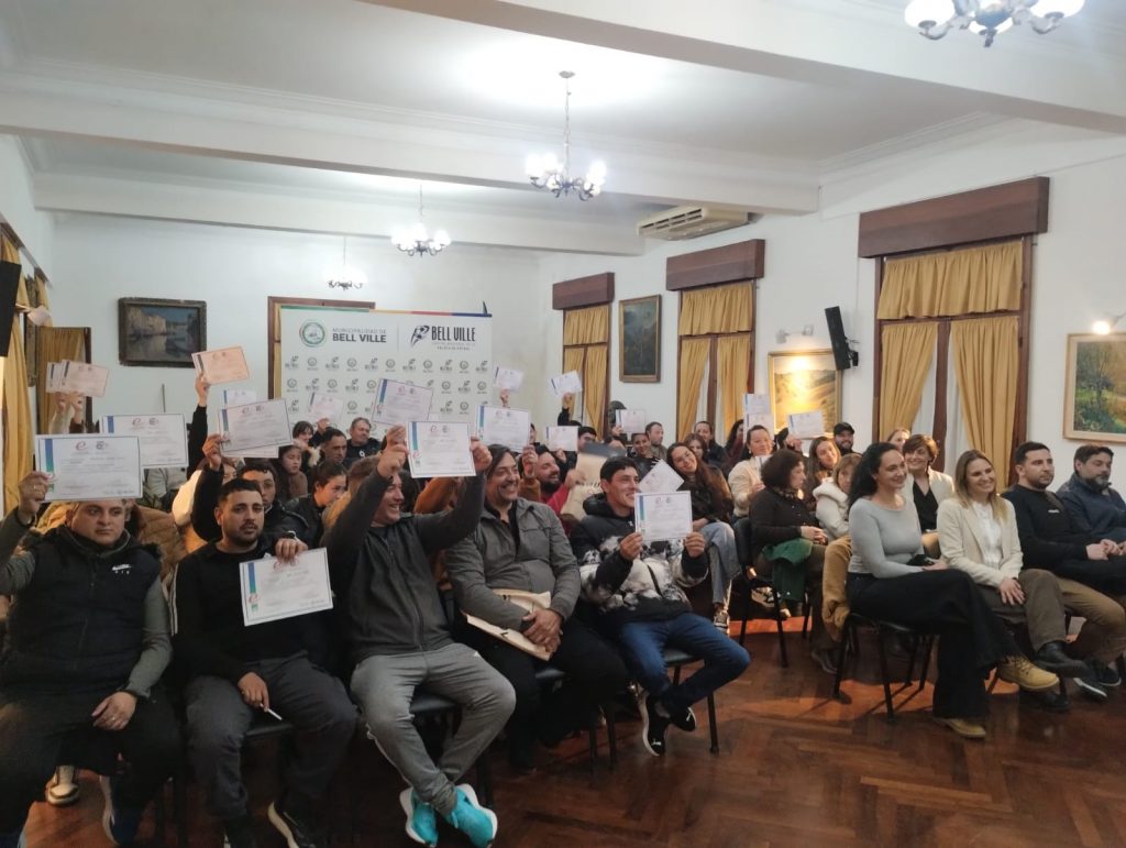 Más bellvillenses tienen sus certificados por hacer cursos de formación profesional