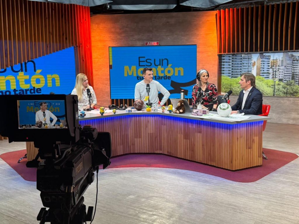 En Canal 10, el intendente promocionó la Fiesta Nacional de la Pelota de Fútbol