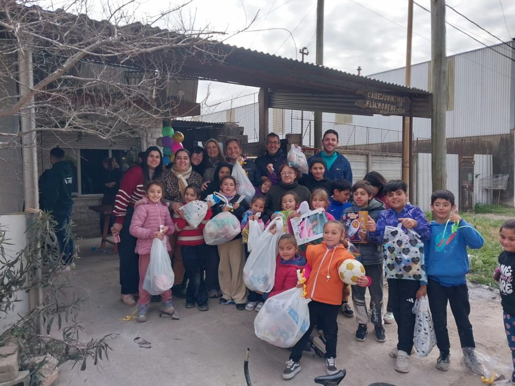 El merendero “Corazoncito” y el Centro Vecinal Villa Carlitos Villa Carlitos celebraron a los niños