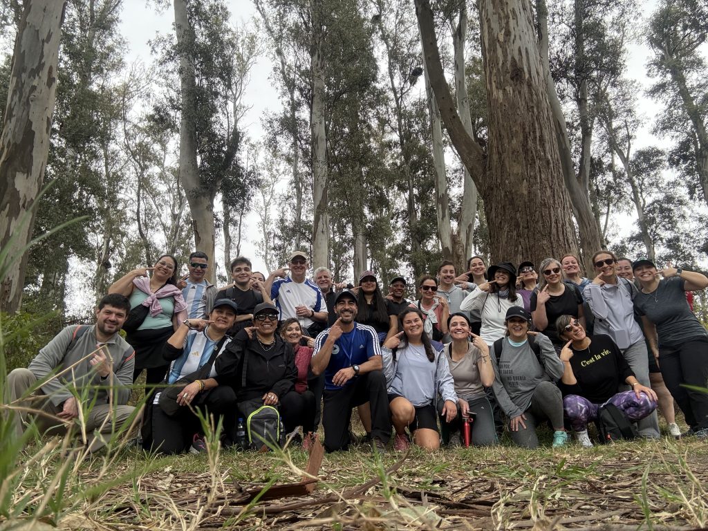 El senderismo reunió a 30 personas en un recorrido de 12 kilómetros