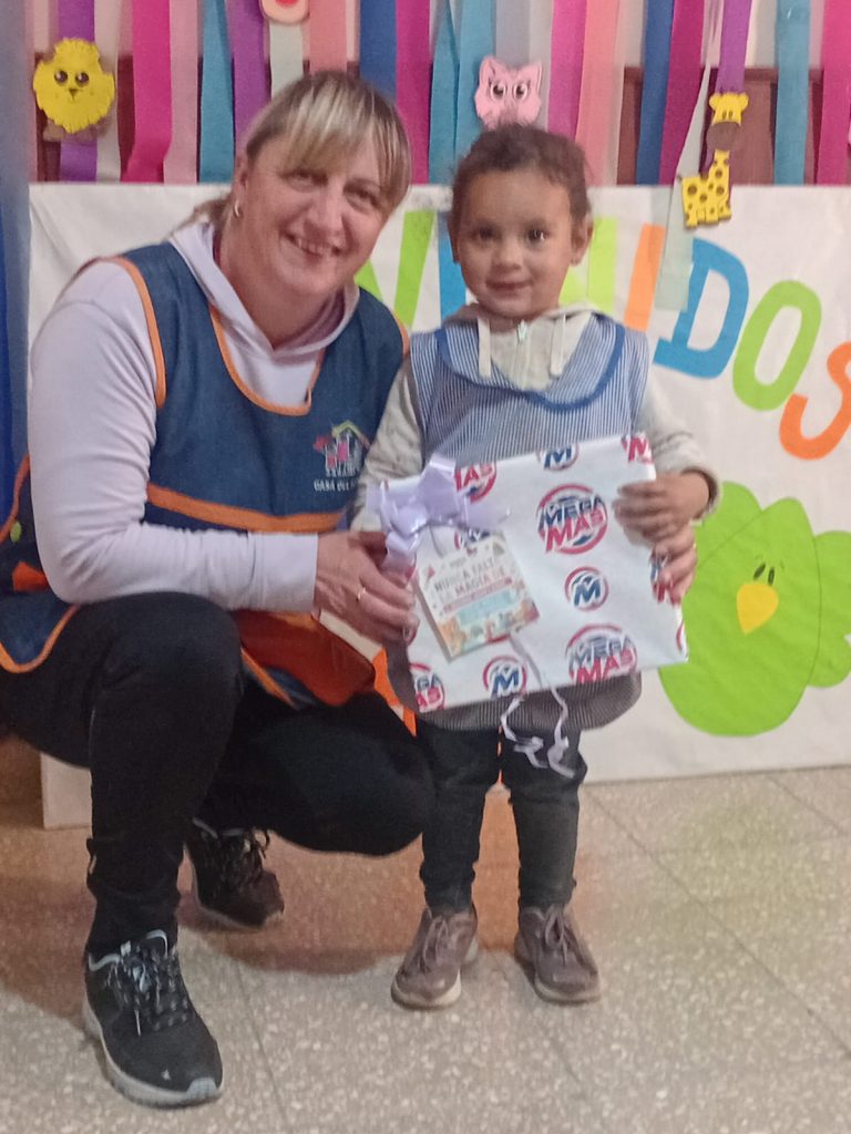 La Sociedad de Beneficencia les envió regalos a los pequeños que asisten a la Casa del Niño