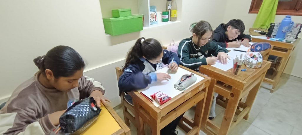 Jóvenes de la ciudad aprenden italiano gracias a un convenio entre el municipio y la Dante