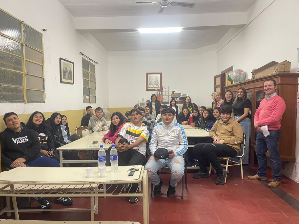 La Oficina de Empleo continúa acercando oportunidades a las instituciones educativas