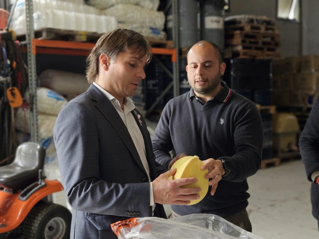 El intendente visitó Iperlat, la innovadora firma local con más de 45 años de historia