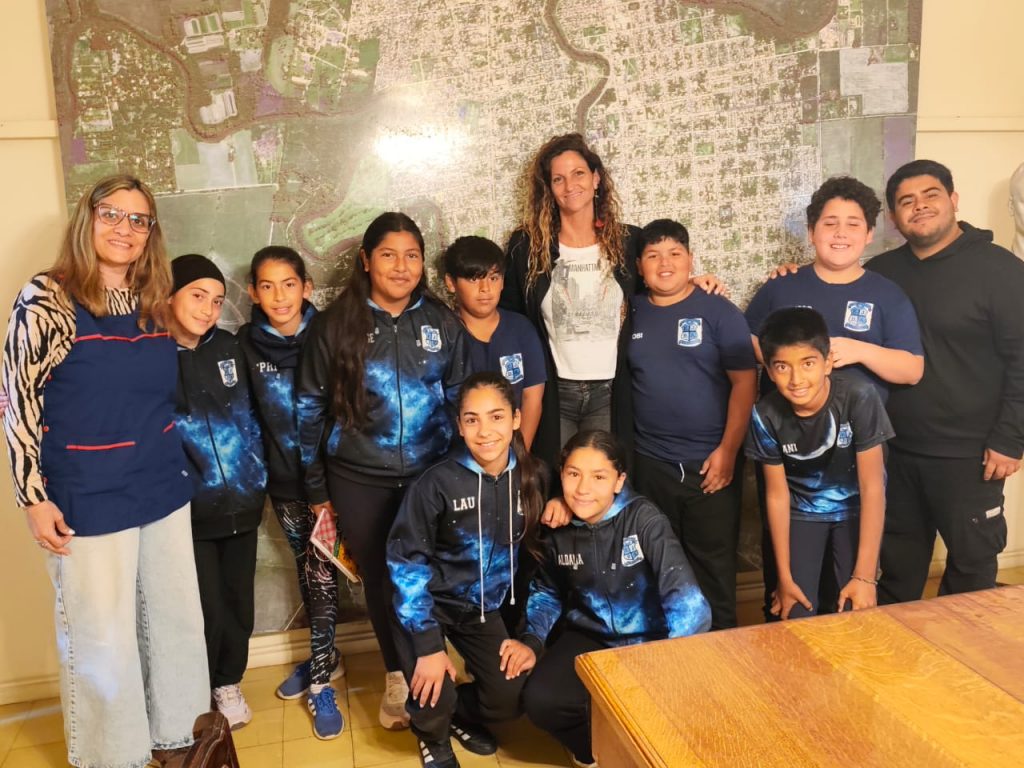 Alumnos de la Alberdi visitaron el Centro Educativo Cultural Municipal