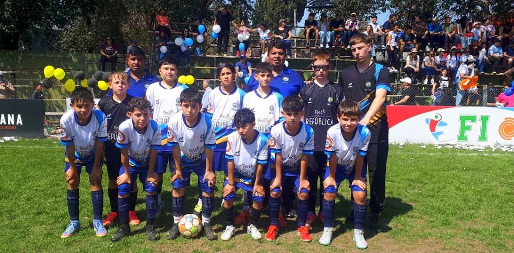 El fútbol infantil bellvillense avanzó a cuartos de final