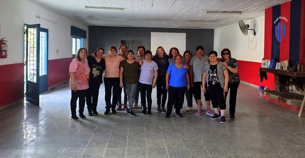 Las clases municipales de gimnasia para adultos llegaron al Talleres